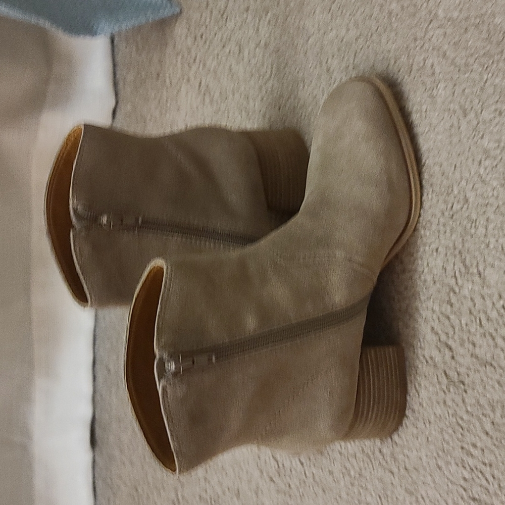Lucky Brand Size 7 booties - Picture 2 of 2